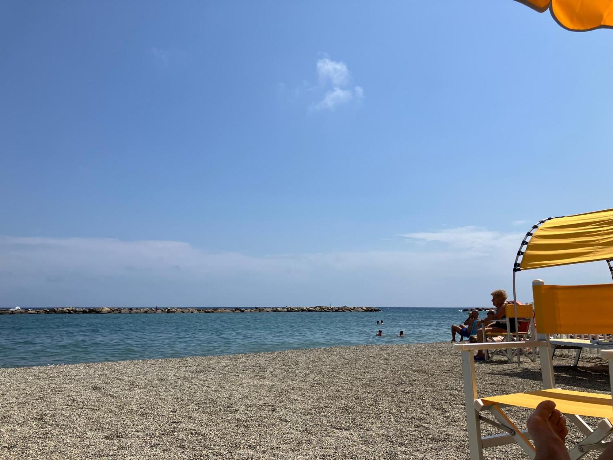 Aria Luce Mare Apartment San Bartolomeo Al Mare Bagian luar foto